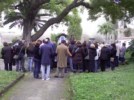 Interno Osp. Incurabili_Chiostro con albero secolare